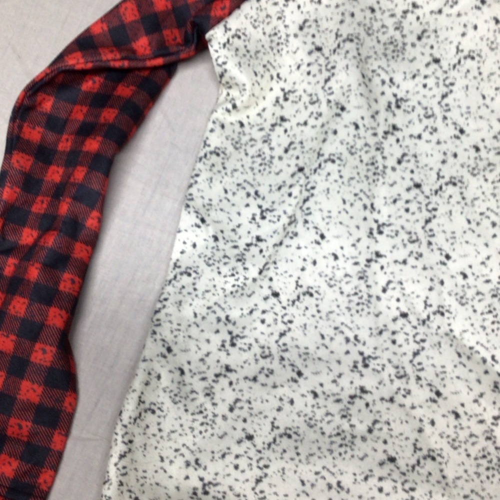 Skull and Football Hoodie with Plaid Sleeves buccaneers - Picture 6 of 9